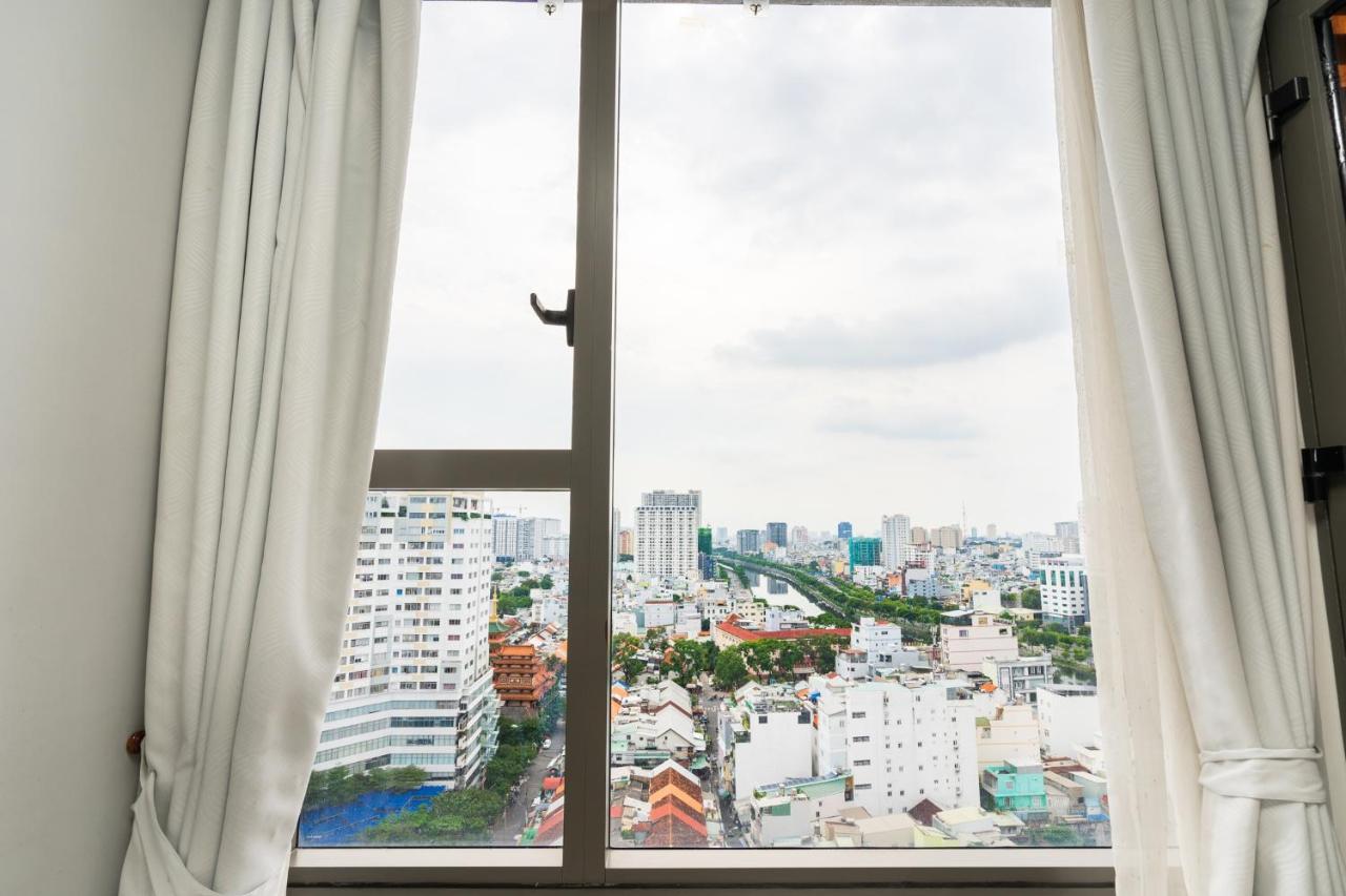 River Inn Apartment With Pool & Gym ホーチミン市 エクステリア 写真